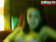 девченка мастурбирует на вебку