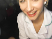 Красотка медсестра любит член и сперму