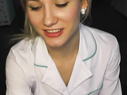 Красотка медсестра любит член и сперму