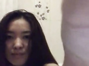 Казашка мастурбирует в ванной