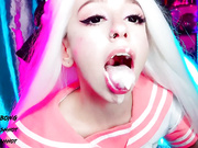 AliceBong__hheadshhot__-_Schoolgirl_Learns_To_Do_Blowjo