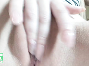 -Deviil играет с писькой