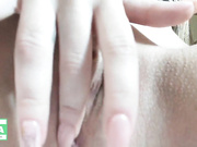 -Deviil играет с писькой