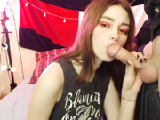 pinky_milk_2020-02-13 заглатывает