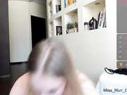 Bunny_Room сосет член