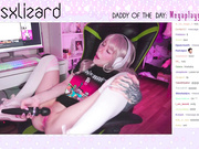 Gamer Girl Forgets to Turn off the Stream AND SQUIRT