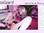 Gamer Girl Forgets to Turn off the Stream AND SQUIRT