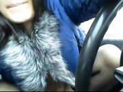 Сексуальная девушка в машине