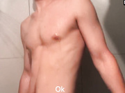 MollyKelt сосет хуй в ванной