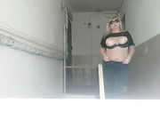 aniutkamau 1 в подъезде частное видео