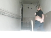 aniutkamau 1 в подъезде частное видео