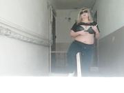 aniutkamau 1 в подъезде частное видео