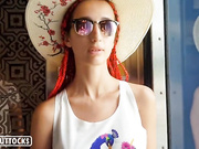 SweetButtocks в лифте