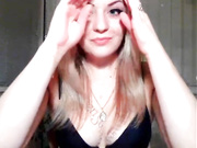 Сладкая xkoketkax небольшой стриптиз под конец