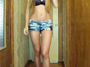 Олеся в коридоре