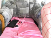 EllaSweety трахает свою жопу бутылкой пива