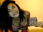 красавица рунетка xxsweet69xx извивается в стриптизе