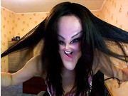 kaprisya корчит рожи  ее можно понять  секас бьет в голову