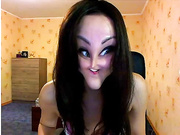 kaprisya корчит рожи  ее можно понять  секас бьет в голову