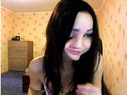 kaprisya корчит рожи  ее можно понять  секас бьет в голову