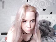 BLONDE