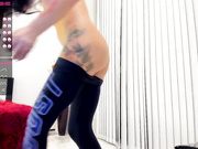 HellaHardcor с игрушкой