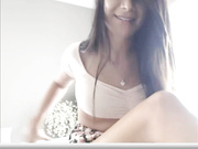 Американская молоденькая шлюшка. молоко не обсохло еще.