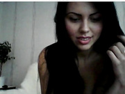 Сексуальная брюнеточка