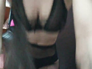 Cute-Anya показывает шикарную грудь