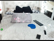 Sestrichka ласкает дырочки