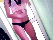 Карина танцует