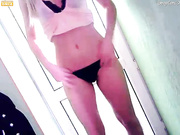 Карина танцует