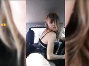 VaniLLa_sexy ласкает себя в машине-19