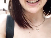 Тёлка за токены гуляет по улице топлесс, ч.2