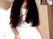 Viki брюнетка