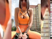 HannaMils подошёл парень