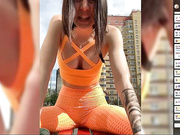 HannaMils подошёл парень