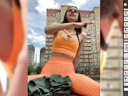 HannaMils подошёл парень