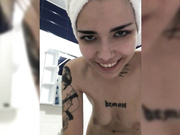 KateFatiadis в ванной