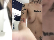 KateFatiadis в ванной