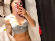 BellaLike в примерочной-5