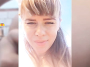 VaniLLa_sexy ласкает дырочки