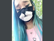 Amallllia дрочит на скамейке