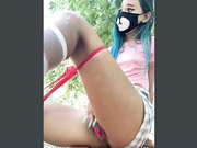 Amallllia дрочит на скамейке