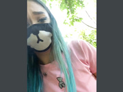 Amallllia трахает себя дилдо за гаражами