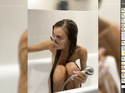 KiKas__so в ванной