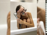 KiKas__so в ванной