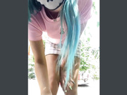 Amallllia с анальным хвостиком на улице