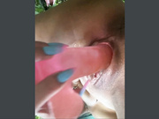 Amallllia трахает себя дилдо