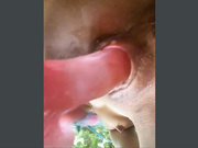 Amallllia трахает себя дилдо